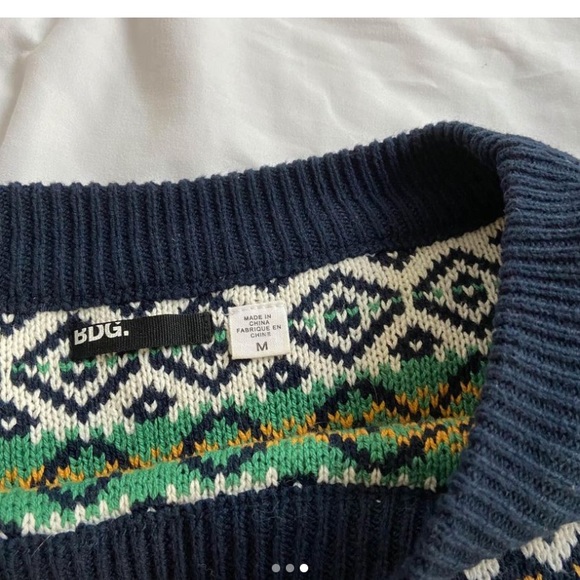 Urban Outfitters BDG Cropped Sweater - Picture 3 of 4